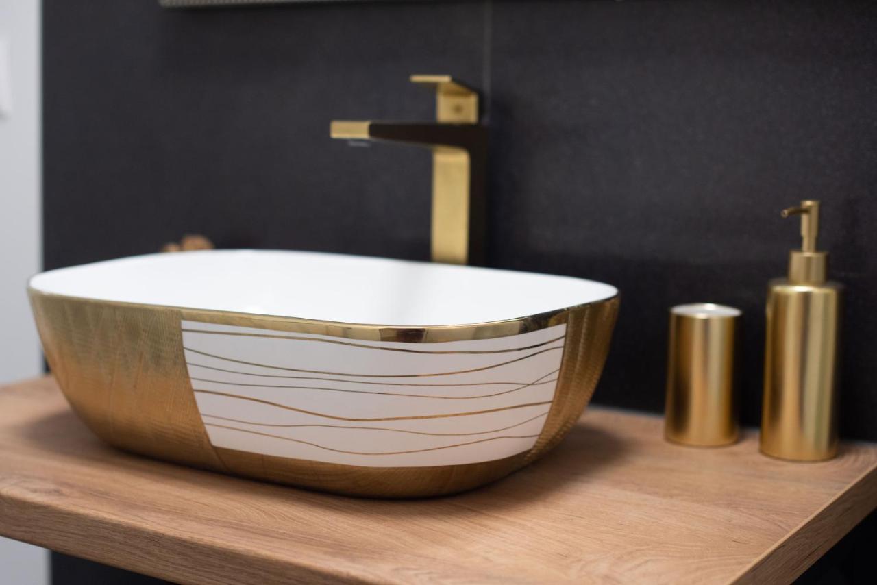 Wellness D'or - Exclusive New With Whirlpool, Sauna, Sunny Terrace, Private Parking Apartament