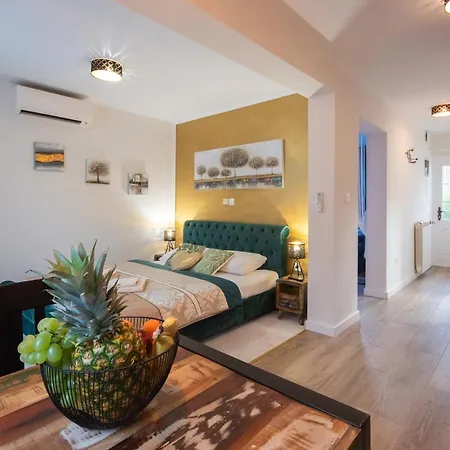 Wellness Studio D'Or: Exclusive Apartment with Spa Amenities Porec Exterior photo